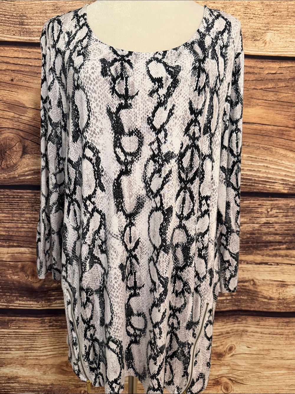 Ellen Tracy Black and White Snake-Print Scoop Neck Tunic with Side Zippers